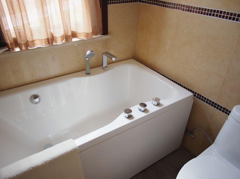 Bathtub Resurfacing detail
